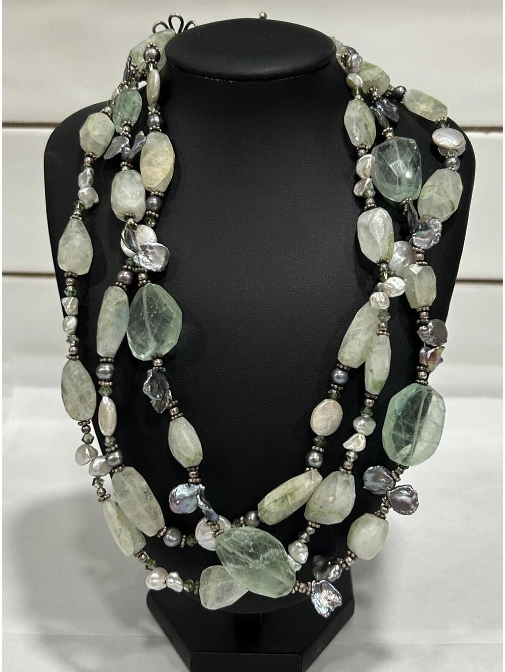 Vtg Aqua Glass layered necklace with abolone shell and bead accents